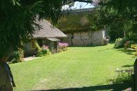 Farmhouse, inner courtyard - P0001312 curv.jpg 6.9K